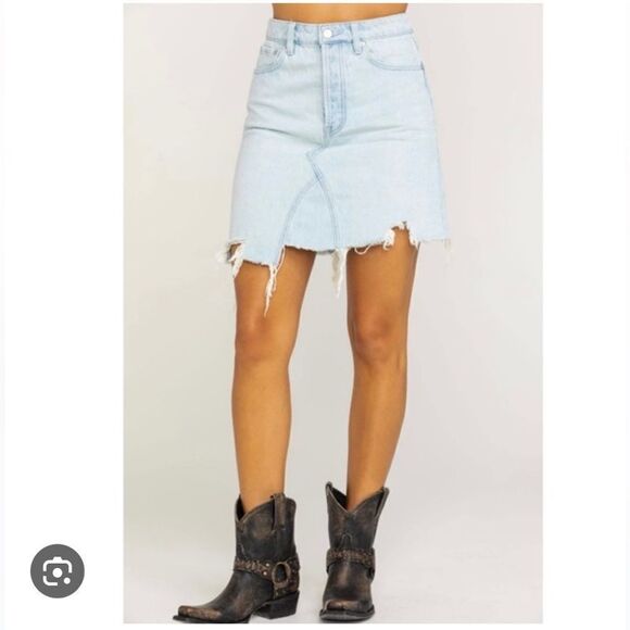 FREE PEOPLE GOING ROGUE DENIM SKIRT OB962056 RAW ASYMMETRIC HEM TIDAL WAVE SZ 25 - Picture 1 of 13